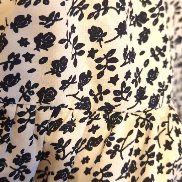 Hint of Blush M White with Black Floral Dress - Picture 8 of 9